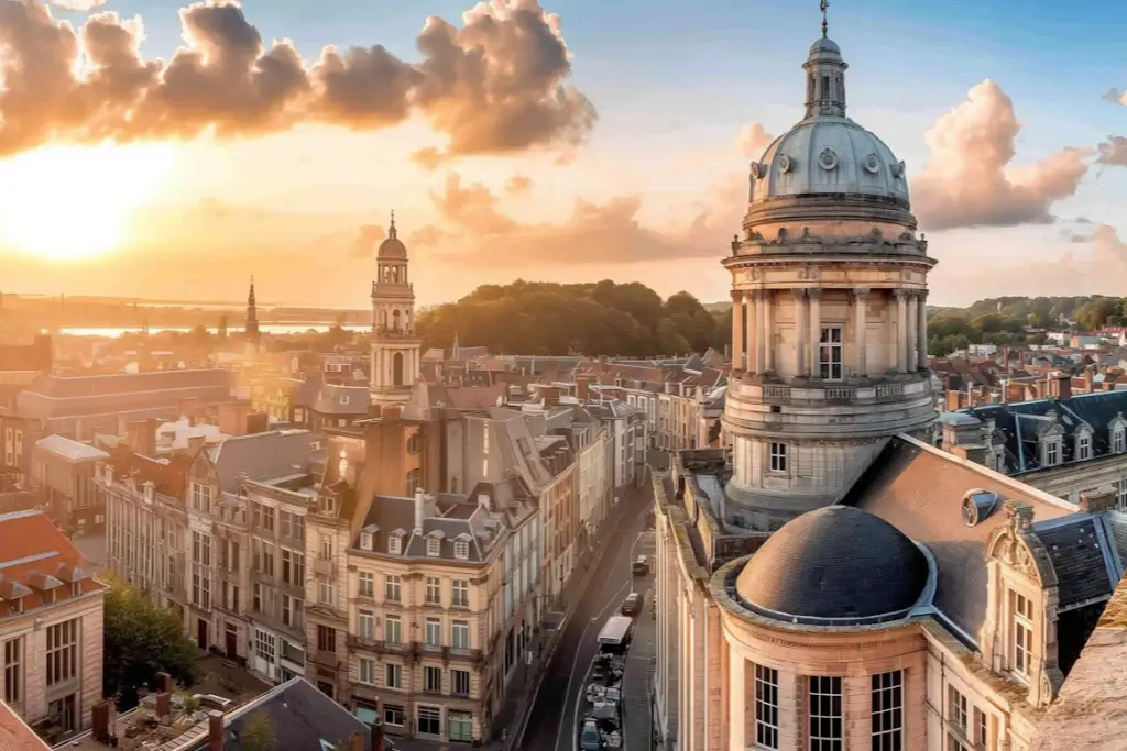 صورة 2b0fe983fa708bc7385cfd84ec135b4e38a8242f - المواكب الذهبية