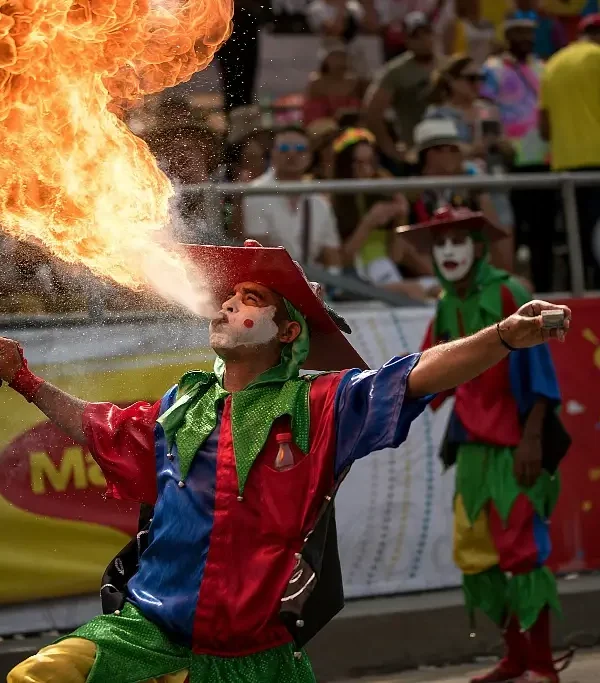 صورة 2e30da232e33f2ebc5a3ca6f9187fec3de972eea - المواكب الذهبية